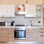 La Vista By Design