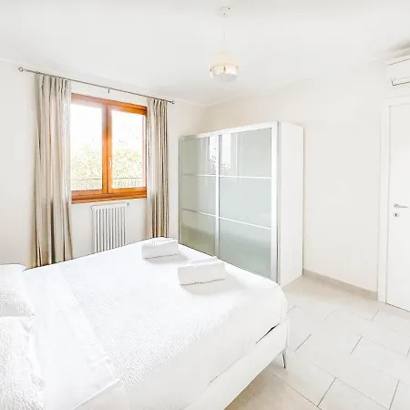 Apartment La Vista By Design *